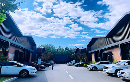 弘祥科技文化产业园停车场 
